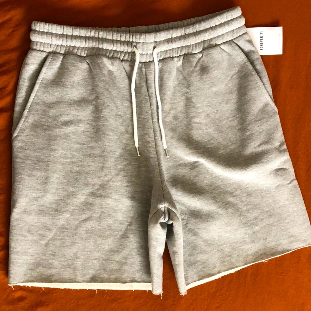 Women’s drawstring Bermuda shorts